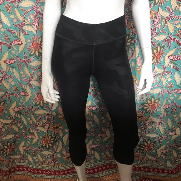 Adidas Climalite Modelled Black Capris Workout Running Tights Size Small - Picture 7 of 16